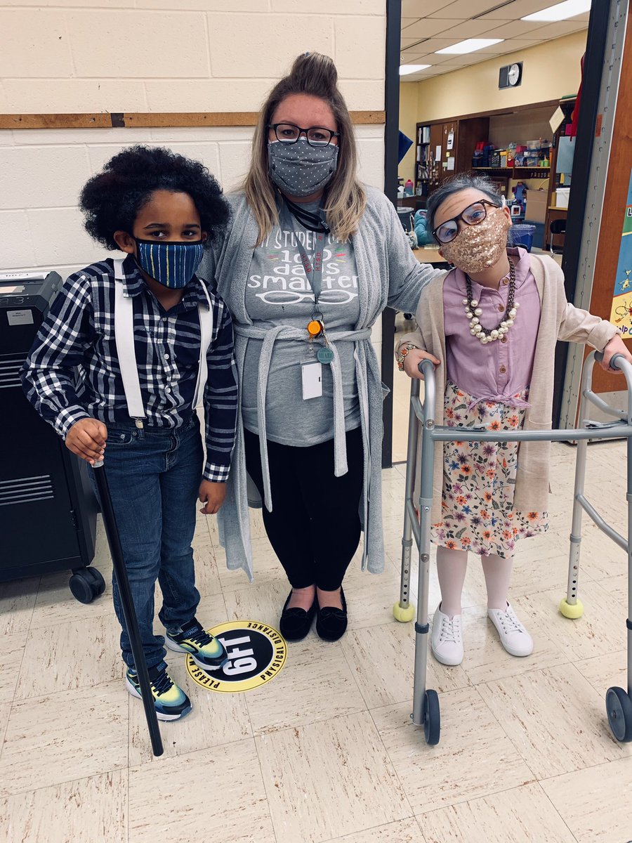 100th day of school! 👵🏻👨🏽‍🦳🧡 <a href="/HTSD_Wilson/">Wilson Elementary School</a> <a href="/WeAreHTSD/">WeAreHTSD</a> <a href="/MayreniFermin/">MayFerminCannon</a>