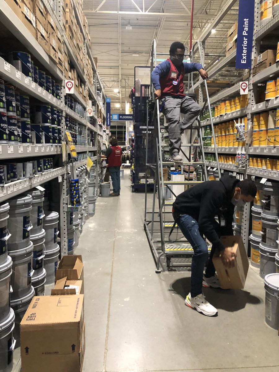 lowes0637 tweet media