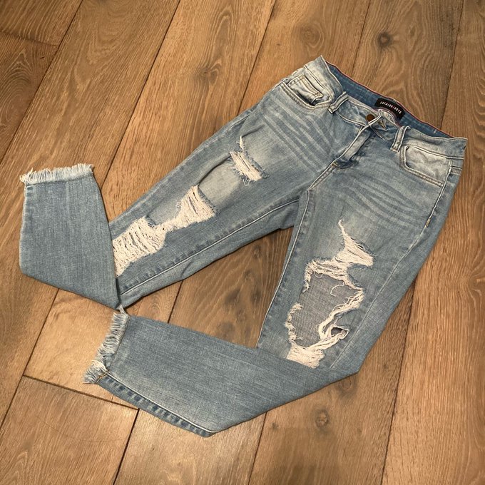 More items posted on my Poshmark✨ ALL $5💗 https://t.co/U1XYBMIQUX https://t.co/M9IU7AN19m