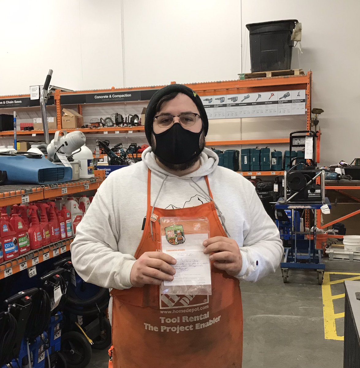 MikePeavy3's tweet photo. Homer recognition for INFOCUS member and tool rental associate, Mike, today at #8472. Mike does an awesome job with our monthly flash audit and peer to peer safety conversations. #D133Safe #SafetyIsNoAccident @SeanBrownD133 @cj_mapm @WeidmanJess @RyanEwing8472 https://t.co/BlGk1ev0cv