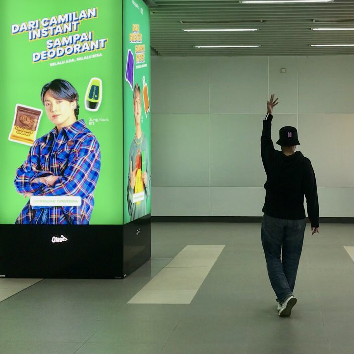 findear's tweet image. JK 💜💜💜 @bts_bighit Thank You @tokopedia