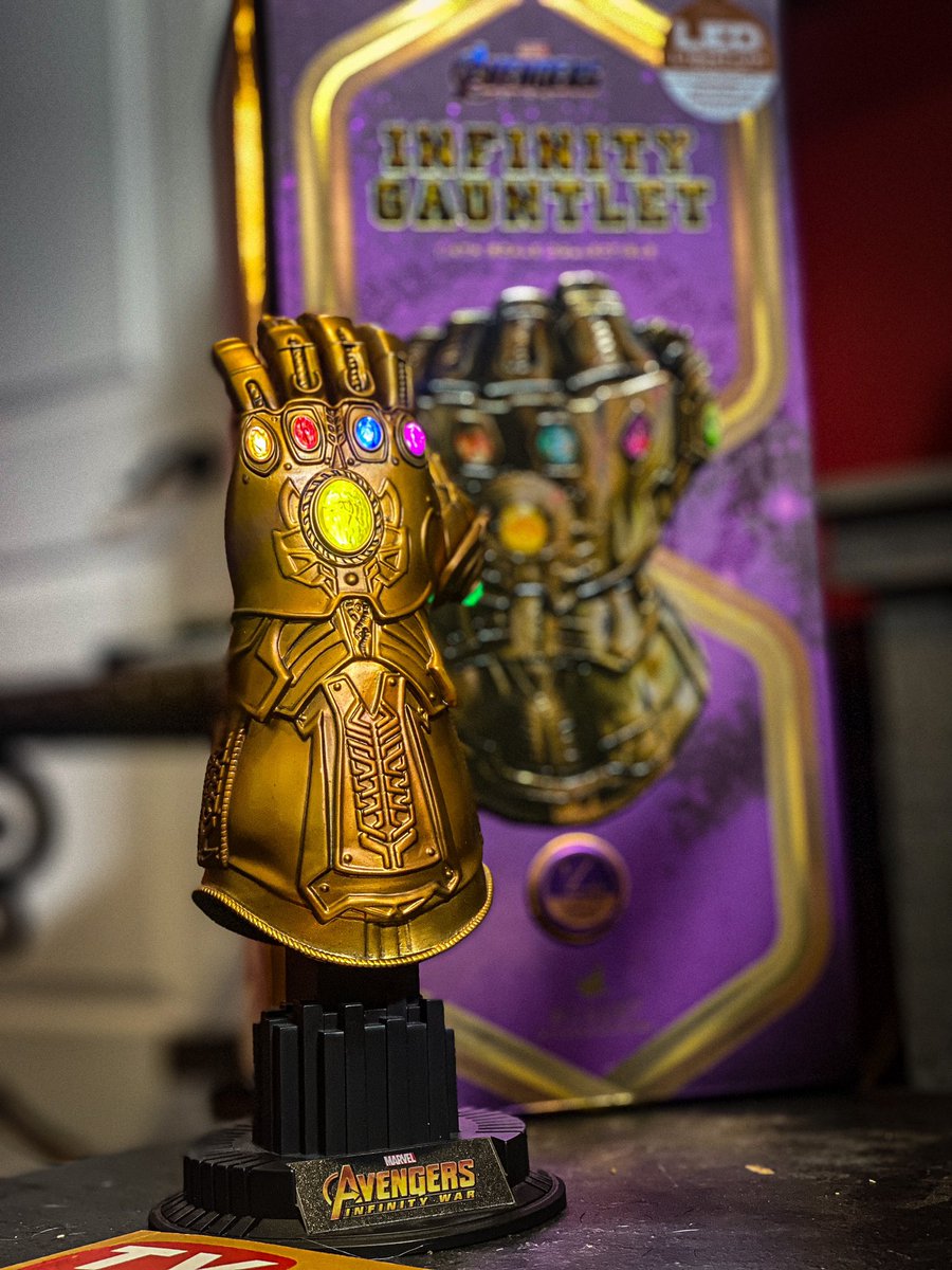 BrandonDavisBD's tweet image. 💥 GIVEAWAY #2 TIME 💥

Free 1:4 scale Infinity Gauntlet for one awesome person! 

TO ENTER: Retweet AND then respond to this tweet by complimenting a friend. Tag them and say something nice. That’s all!

Winner selected in 48 hours! International. #ThankYou❤️
