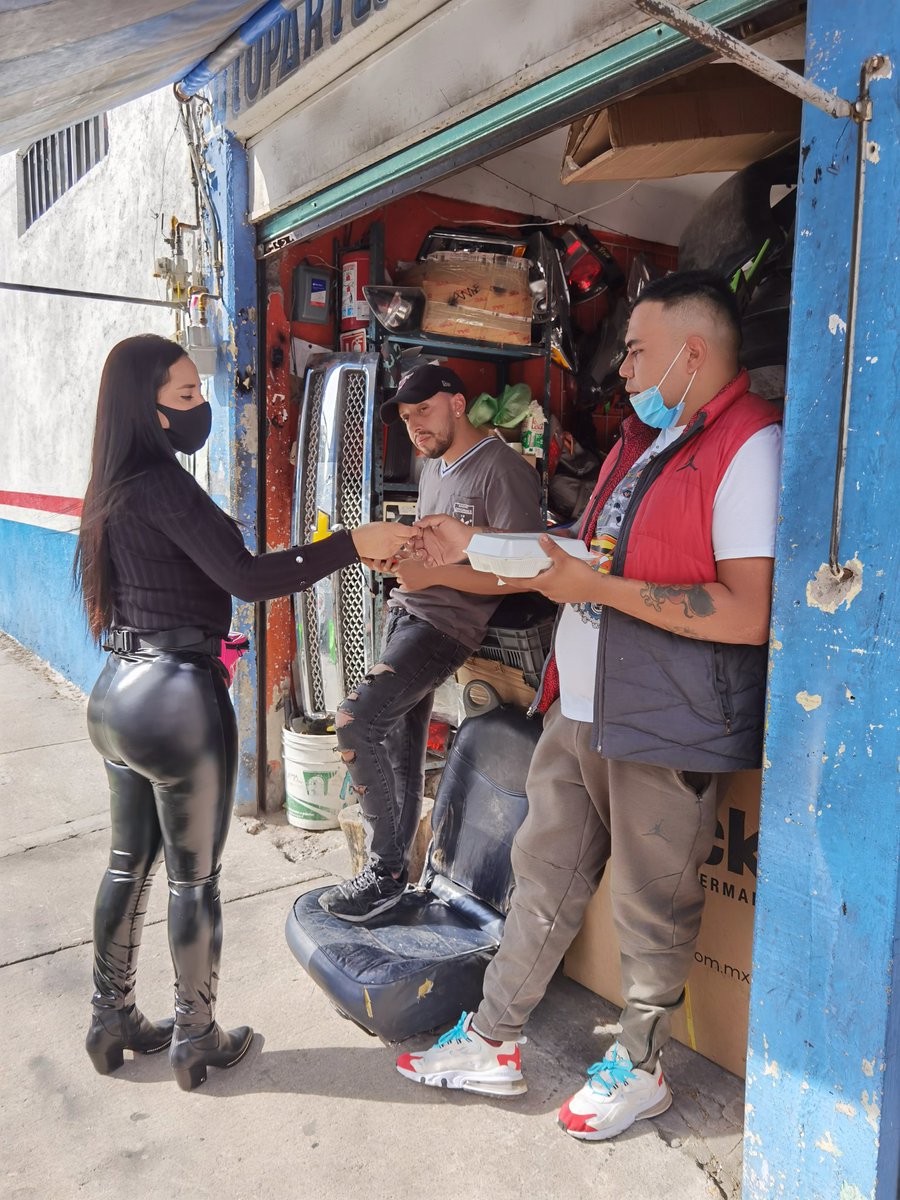 SandraCuevas_'s tweet photo. Esta tarde recorrimos la colonia #ExHipódromoDePeralvillo en la alcaldía #Cuauhtémoc. ¡Siempre es grato saludar y recordarles a mis compañeros comerciantes y locatarios que estoy a sus órdenes y trabajando para lograr cubrir sus necesidades! 

Sandra Cuevas https://t.co/iuVNtWQtfk
