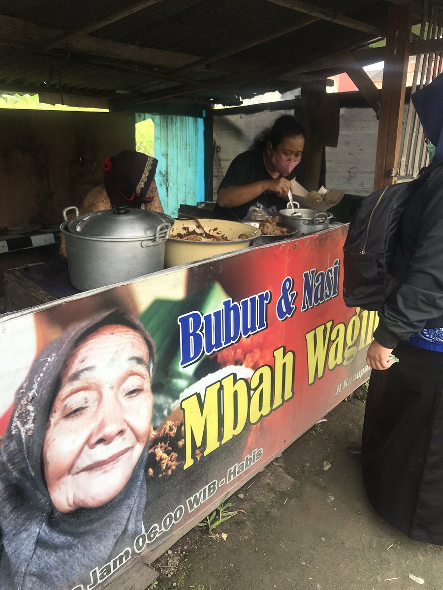 zoeramdani's tweet photo. @Benidictivity matur nuwun recomendasine.
Gudeg e mbah waginah istimewa.

Nggo yg lagi dijogja bisa dibantu simbahnya. https://t.co/nGb1MXs9P8