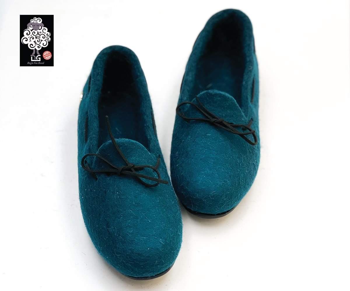 Үдийн мэнд хүргэе. Өдрөө үр бүтээлээр дүүрэн өнгөрүүлээрэй.