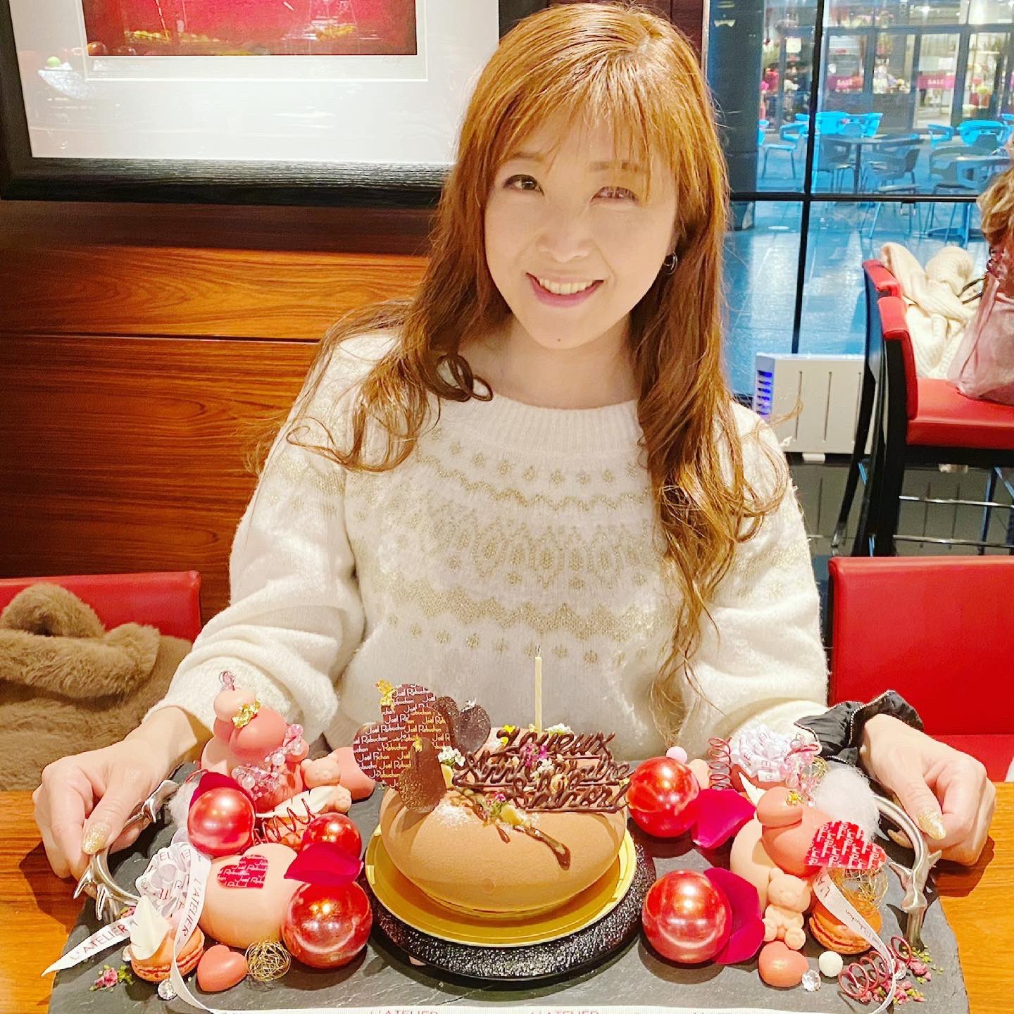 渋井しほり パンダと肉とチョコレート愛 ラトリエ ドゥ ジョエル ロブションの素敵すぎるケーキでお誕生日のお祝いしてもらいました T Co Ieoltimuxr ロブション ラトリエドゥジョエルロブション スイーツ デザート 東京スイーツ