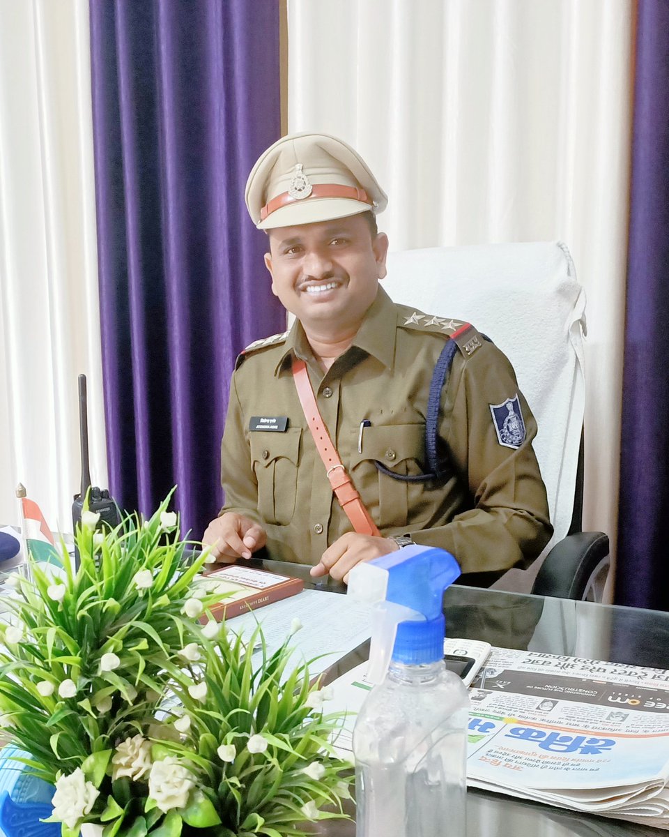 #Jays 🏹
सेवा जोहार 🙏
मैं आप सब से वादा करता हूं कि जब तक मेरी सांस है तब तक मैं समाज और संविधान को बचाने के लिए काम और समाज की आवाज को हमेशा बुलंद करता रहूंगा।
मैं हमेशा वैज्ञानिक दृष्टिकोण तर्क की कसौटी पर खरा उतरने और पाखंड अंधविश्वास से लोगों को जगाने का प्रयास करूंगा।