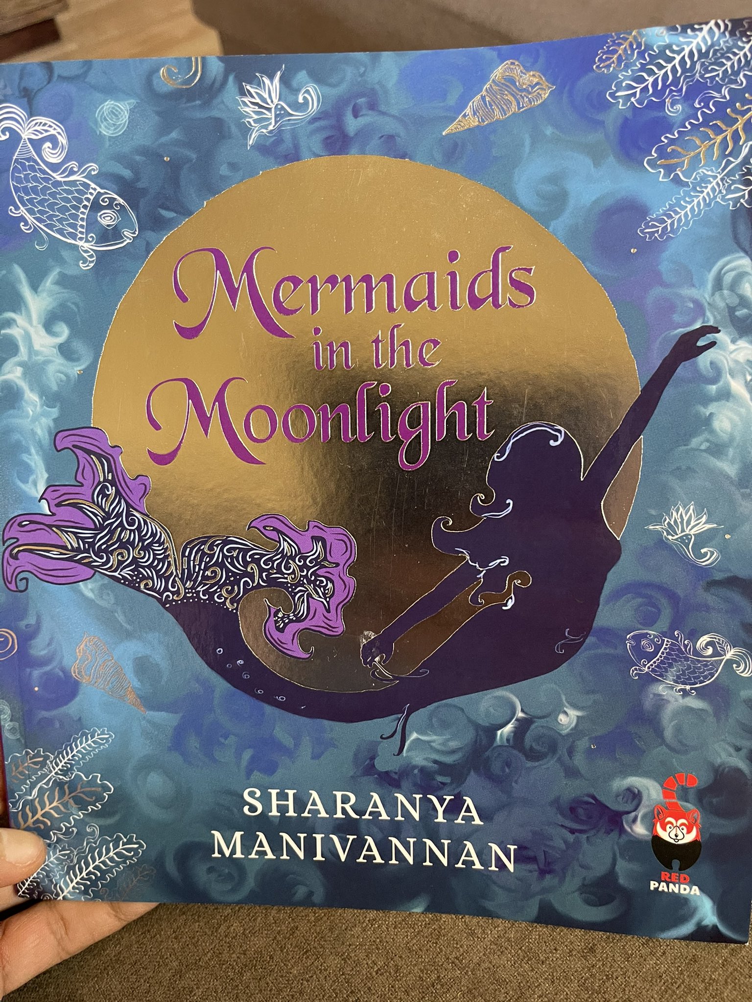 Krish Ashok Mermaids In The Moonlight By Ranyamanivannan Is Such A Beautiful Children S Book With The Most Gorgeous Illustrations By Her As Well T Co 2jzweksfyf