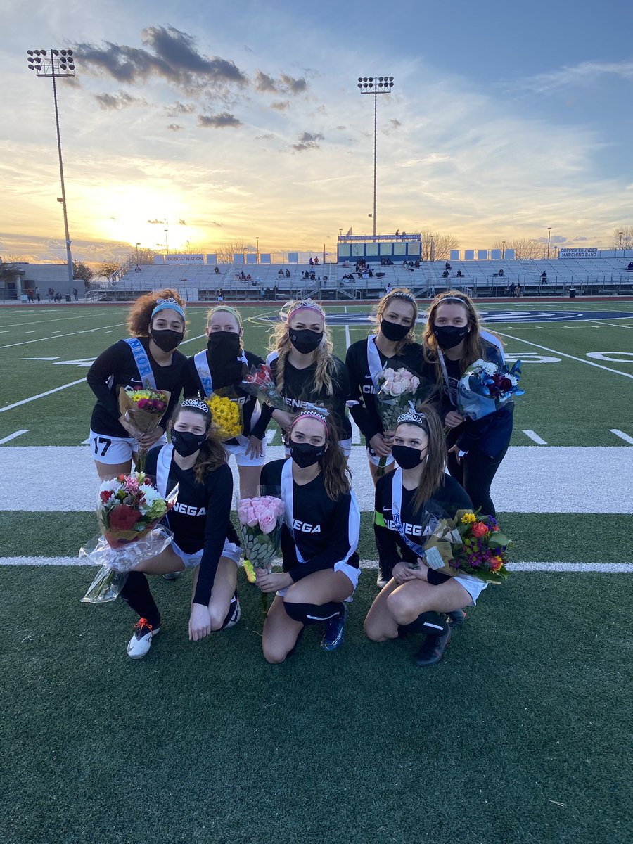 BobcatGirlsSoc's tweet photo. A beautiful night to celebrate our Seniors! 
#CienegaQueenCats https://t.co/ZzLwXTOziH