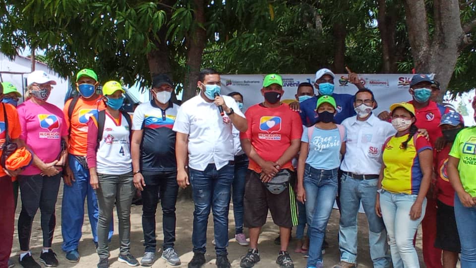 MisionRSApure's tweet photo. BMS Manuelita Zaenz Mpio  Biruaca la #MisionRobertSerra participio con la presencia de autoridades nacionales del #MPPJD en las actividades recreativas y exposición de las Cartografia Social y Económicas celebrando los #CarnavalesBioseguros2021
@RCarrizalezPSUV
@soy_urquia https://t.co/03XnELSJtg