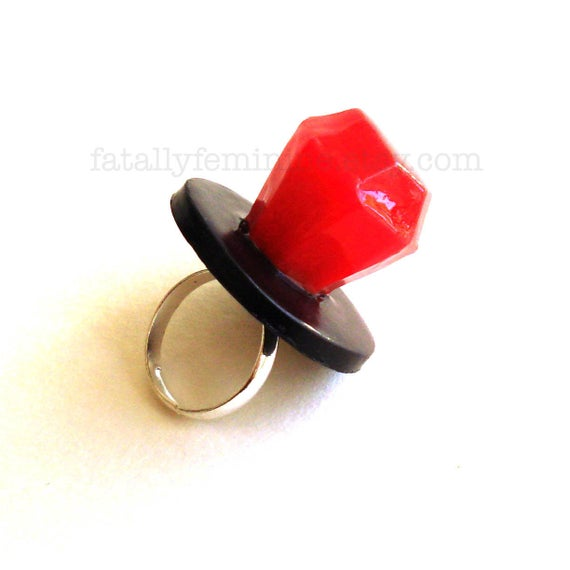 EdytaS00's tweet photo. Diletta's ring My ring
#ImSoPoor https://t.co/A5lBSVDx2Z