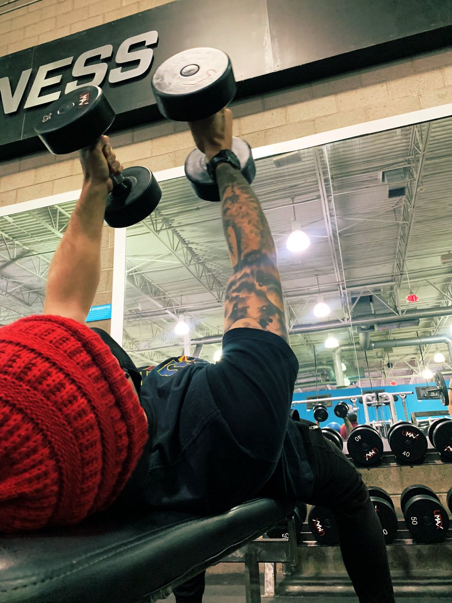 taylorferrin19's tweet image. Today’s gym albums vs. Today’s workout.