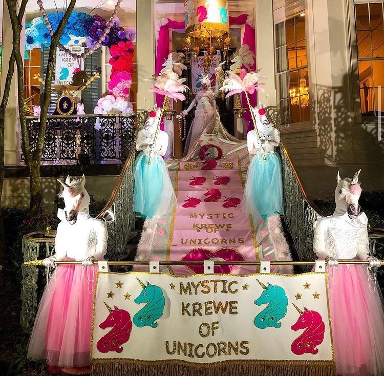 Here's a few more magical  #YardiGras house floats in New Orleans I just couldn't resist sharing