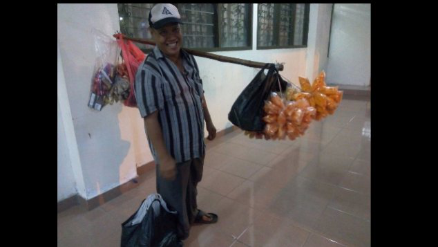 airlanggafess's tweet photo. -uner Innalillahi wa innailaihi rojiun, Pak Darman yang kita kenal sudah berpulang tadi malam di kediamannya di nganjuk. Mohon doanya kawan2 semoga beliau diterima di sisi-Nya https://t.co/ZLc05cAiNt