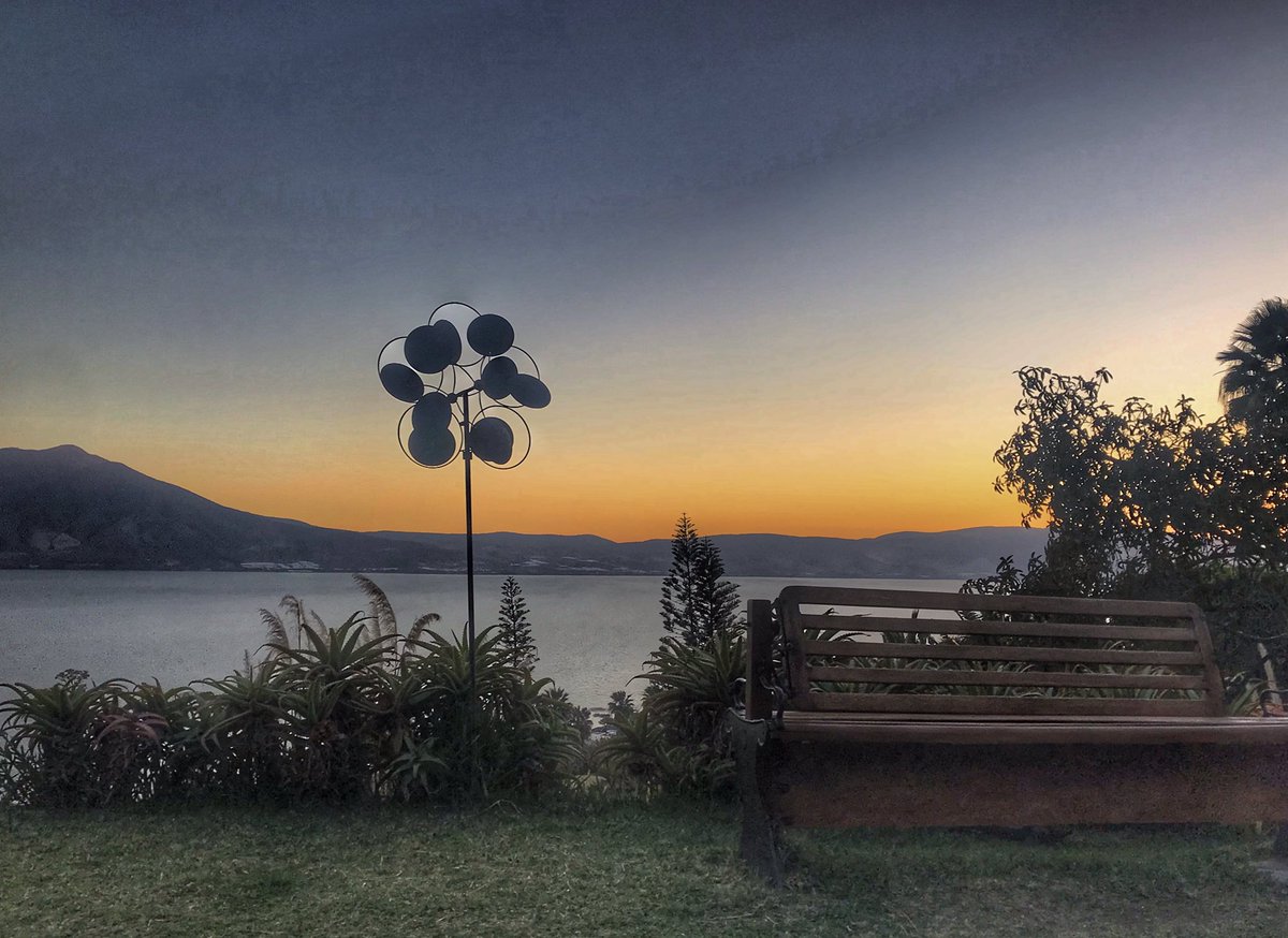 RosyRomero_'s tweet photo. Y, al final, la espera fue el fin ...
#sunset #montecoxala https://t.co/QLaIF3b6p3