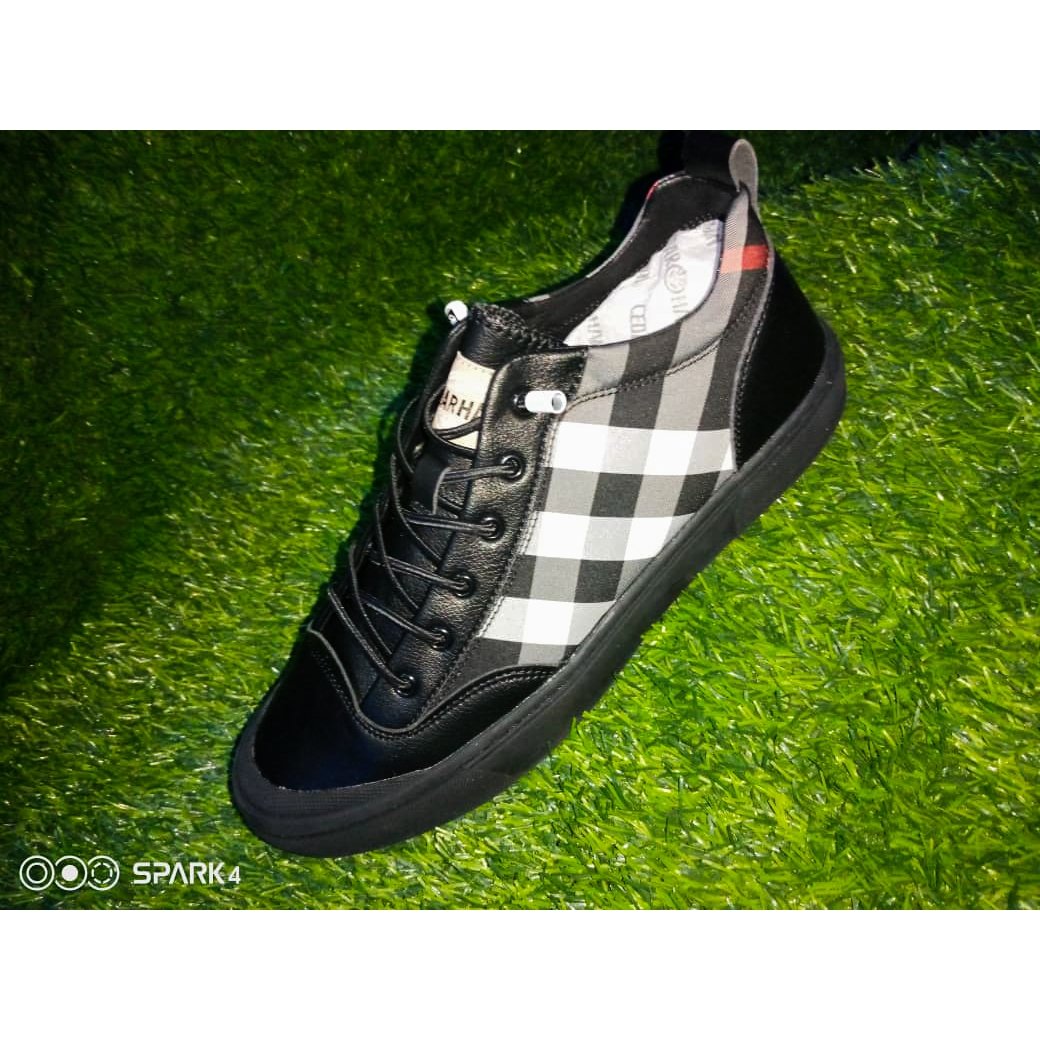 UnisexShakers's tweet photo. If you are a fashion lover, there will always be a place for you in the arms of Shakers Unisex😊.

We have a way of making you #FeelGood

Call: 07038973538, 08077239399 https://t.co/aOE6omYg3I