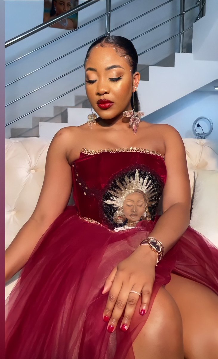 erica86116362's tweet image. “The most beautiful person, is a person with kind heart and loving soul” WCW everyday! Ms. Ngozi 🥰 #EricaIsRawGold