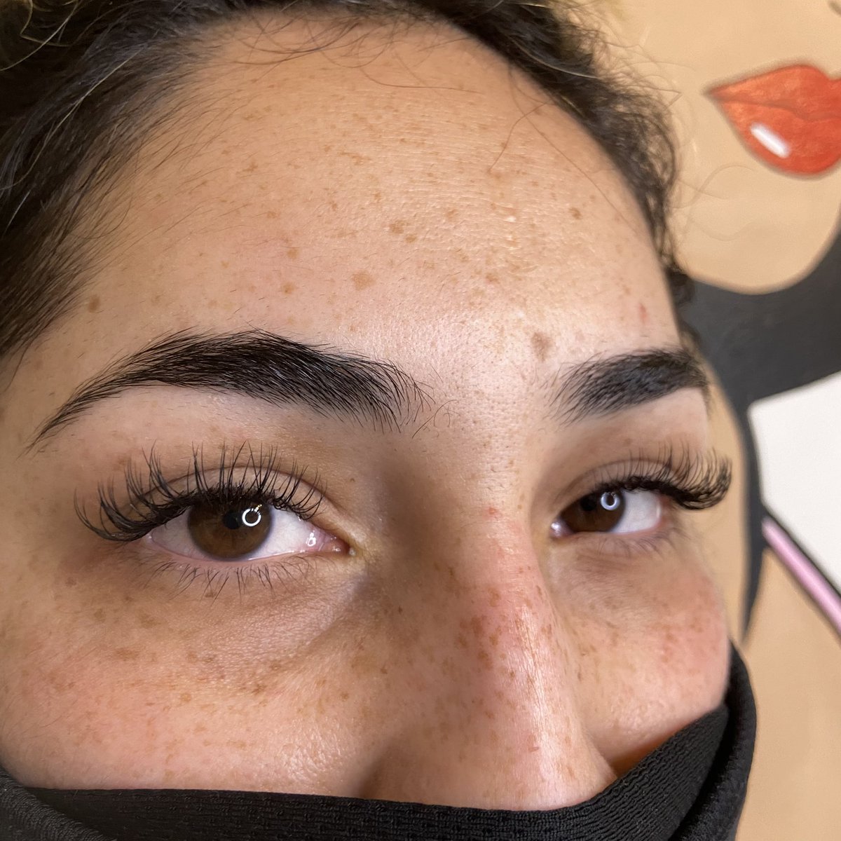 vicecityglam's tweet photo. appointments are available, book me #classiclashset #miamilashtech https://t.co/fiK2wrZMP5