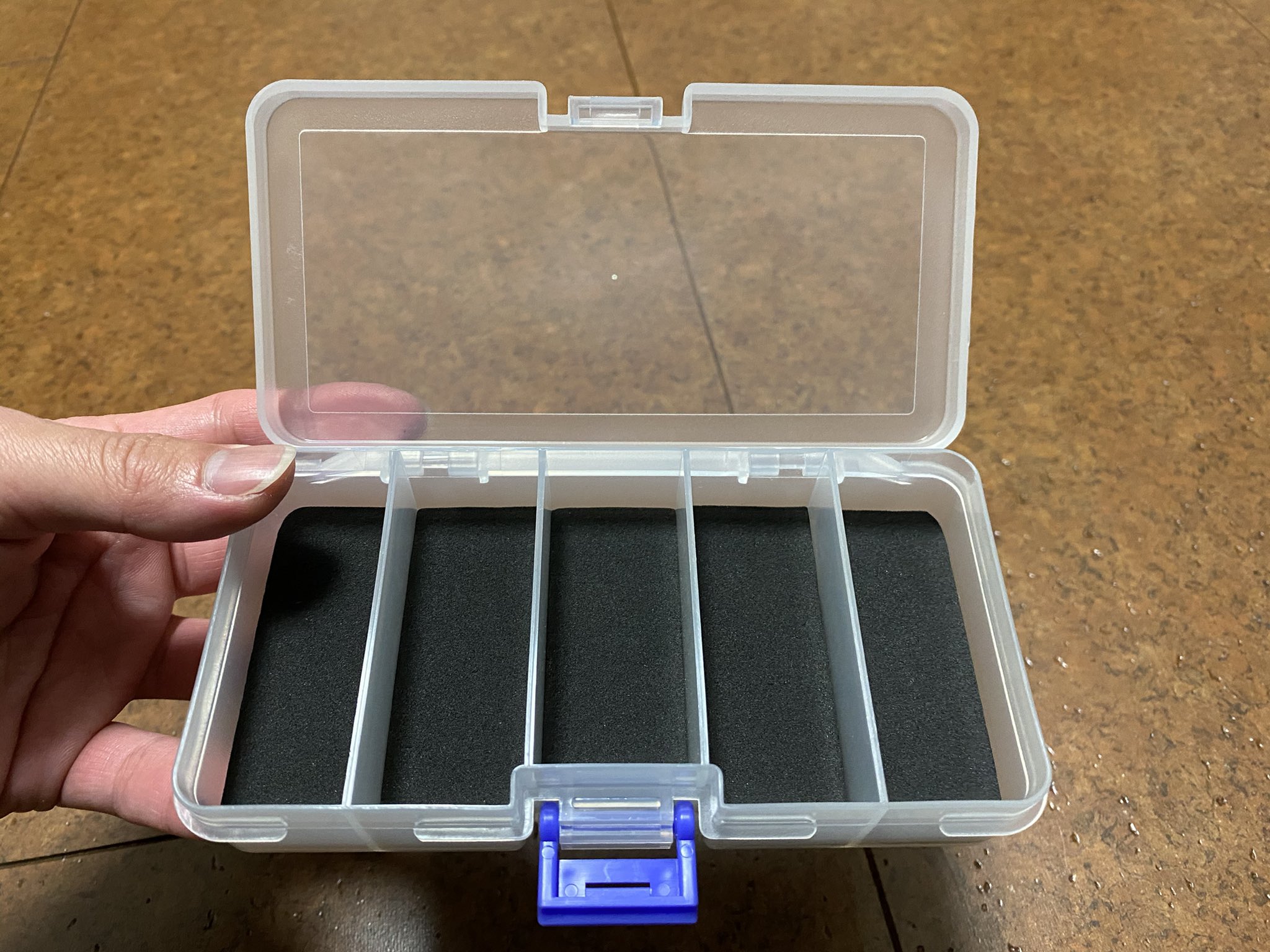 なかそう Usbメモリ収納ケース もともと工具箱 父の自作mdとかcdとかに憧れて僕も作って車で聞こうと思ったけど 車に収納スペースがなかったのでコンパクトに T Co 7mub1oupuw Twitter