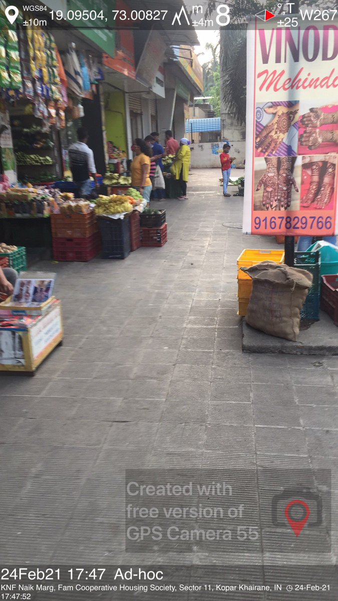 Tejinde44628721's tweet photo. @NMMCCommr @navimumbaicv @NaviMumbaiCity @dyfinavimumbai as it gets dark Hawkers occupy road , foothpath . Can we get Roads, Foothpath for its right use ? Location : sector 12 near FAM CHS , Koperkhairane https://t.co/nrhGFOUnOn