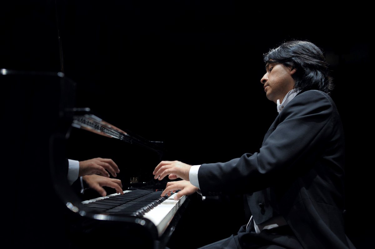 "El nombre de un ecuatoriano vuelve a sonar en el escenario internacional. Esta vez el del pianista y director de orquesta Boris Cepeda, quien reside en Alemania.🇩🇪 El quiteño 🇪🇨 fue designado ‘Artista Steinway’ por el fabricante de pianos Steinway&amp;Sons.
👉bit.ly/3smUXvg