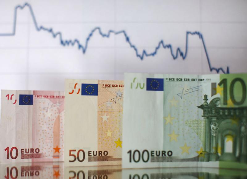 Почему евро в россии. Евро. Доллар и евро. Курс евро на сегодня. Курс доллара и евро.
