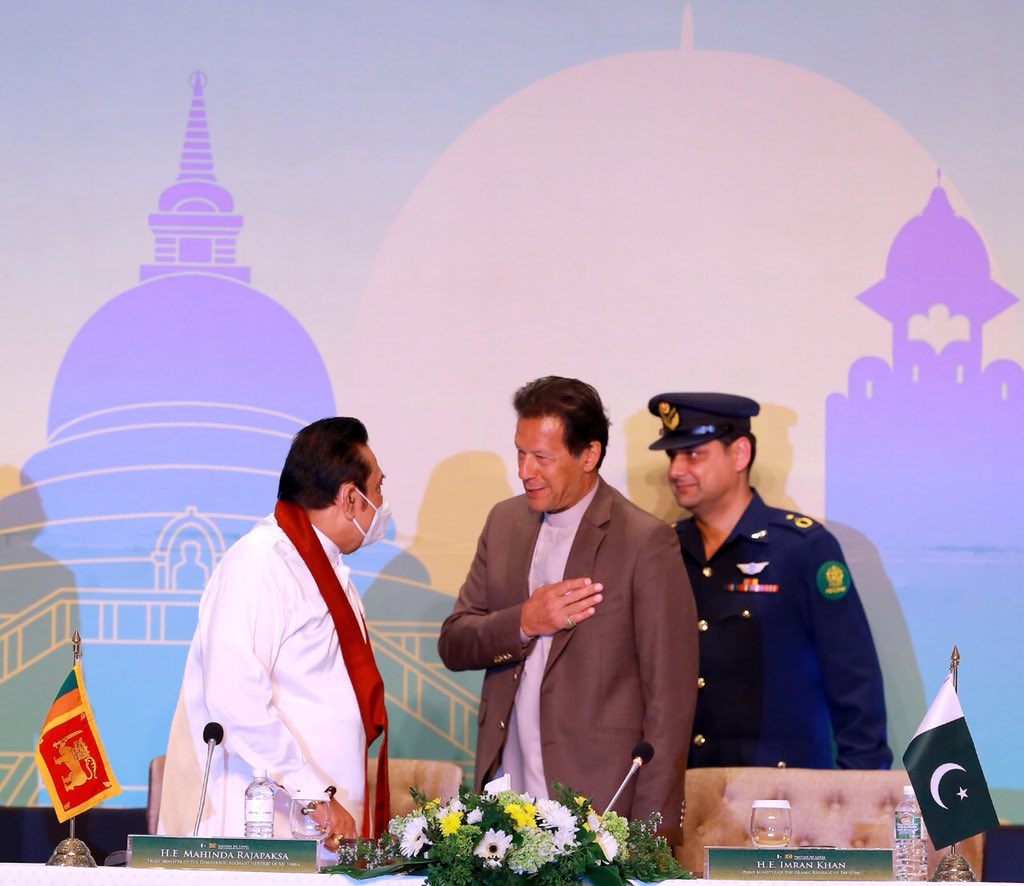 PresRajapaksa's tweet photo. Today PM @ImranKhanPTI &amp; I participated in a business &amp; investment forum. Through direct interactions btw the multi-sector business delegation from #Pakistan &amp; their #SriLankan peers, we expect to see a considerable increase in investments &amp; business activities btw our nations. https://t.co/3ouq5nJHDJ