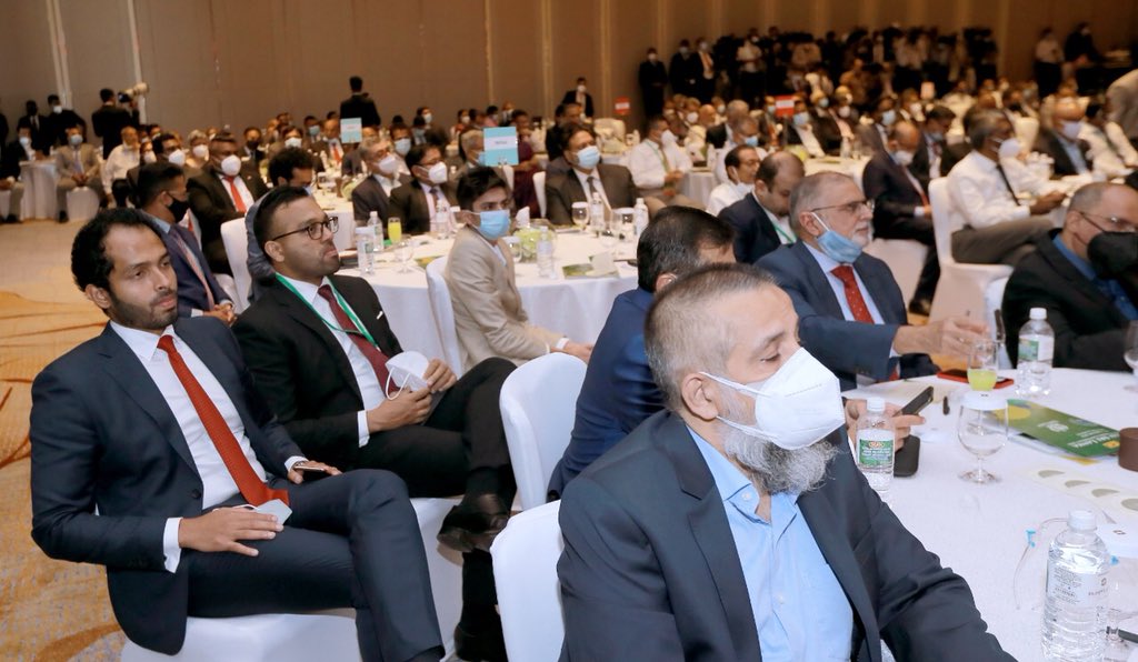 PresRajapaksa's tweet photo. Today PM @ImranKhanPTI &amp; I participated in a business &amp; investment forum. Through direct interactions btw the multi-sector business delegation from #Pakistan &amp; their #SriLankan peers, we expect to see a considerable increase in investments &amp; business activities btw our nations. https://t.co/3ouq5nJHDJ
