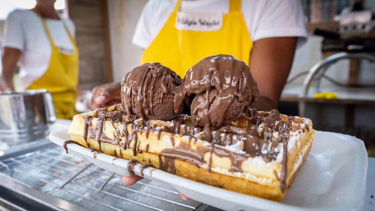 It's Wednesday, my dudes!
Here's a little mid-week pick-me-up for the soul: waffles!🤤

#DeepRoots