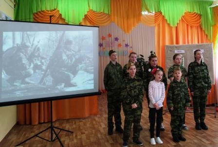 srcnes1's tweet image. #mspno Конкурсная программа «Дослужись до генерала», посвященная Дню Защитника Отечества. Две команды: «Пехота» и «Пограничники», их ожидало много испытаний: «физподготовка»,«Метание авиабомб»,«Разминирование»,«Перехваченная шифровка», викторина «Воинская одежда» и др.