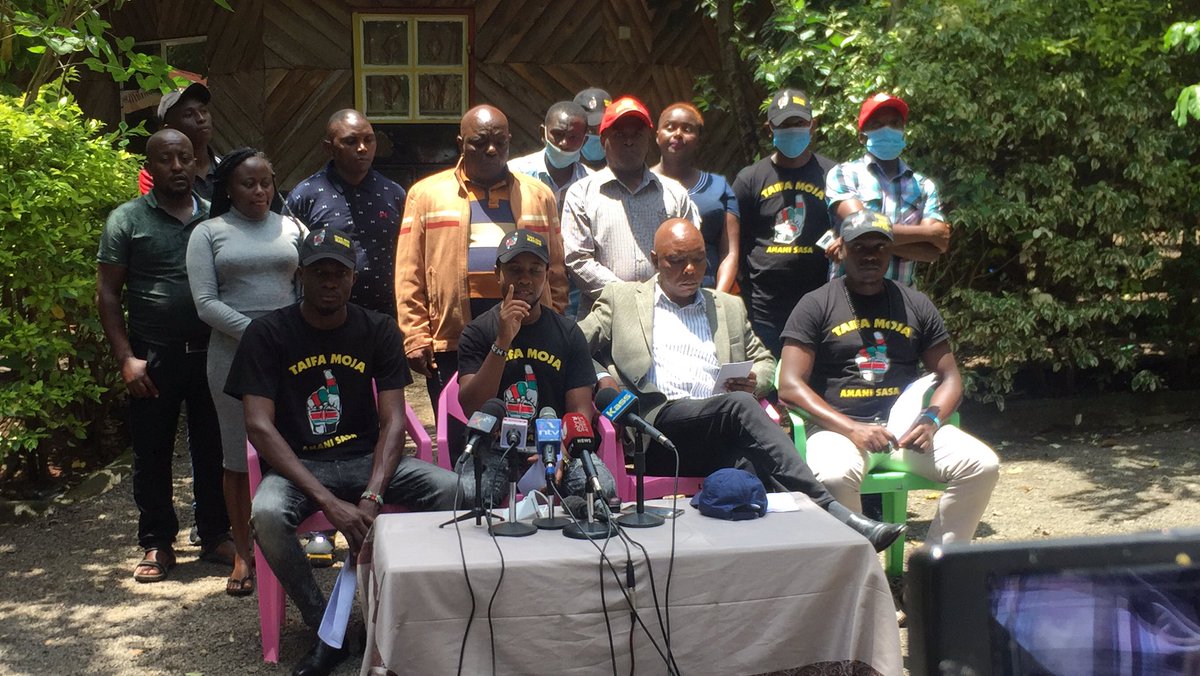 AmbassadorNjeru's tweet photo. #TeamOneNation today addressed the nation on matters BBI and more Importantly the Most Awaited Tour Dubbed The Mountain Meets the lake where over 5000 youths from Mt Kenya will visit Kisumu Bondo๐ฐ๐ชโ๐ผ@Sesyline_KE https://t.co/Wge1TzZNMy