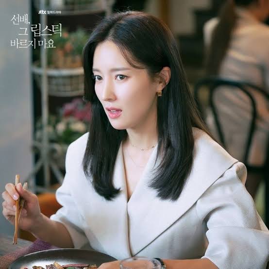 Steffinner's tweet photo. [#WangBitNa] #SheWouldNeverKnow #ChaeJiSeung vs #RiverWhereTheMoonRises #JinBi

ketika 2 drama yg diperankan Wang Bit Na bersaing di slot yg sama, Wang Bit Na di She Would Never Know jadi eonnie baik &amp; lembut, Wang Bit Na di River Where The Moon Rises jadi ratu kejam &amp; jahat, https://t.co/vny2NcLI7G