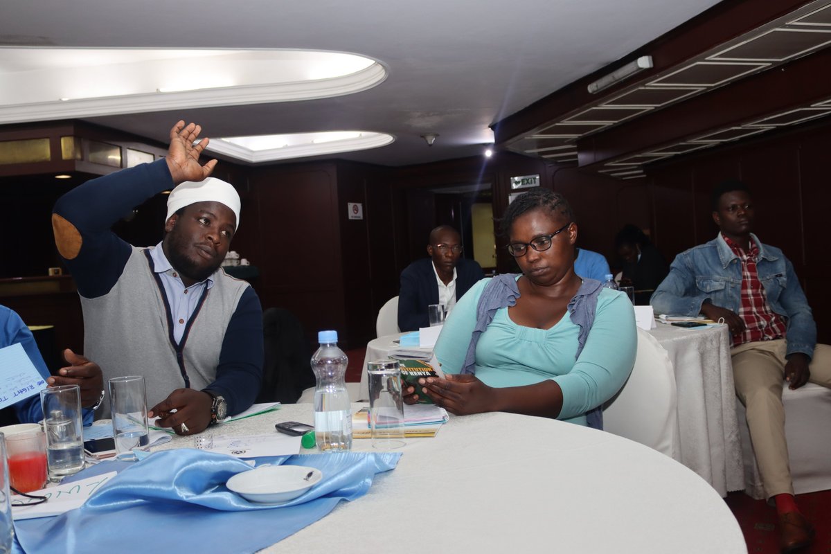 EACHRights's tweet photo. With Rights Comes Responsibilities. #RightToEducation comes with parental responsibility. Kenya's Competency-Based Curriculum (CBC) points in the right direction &amp; has instituted Guidelines on Parental Empowerment &amp; Engagement, 2019 (policy on parental engagement). #Nielimishe https://t.co/OjGjxn8R6b