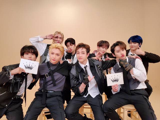 バンチャン、リノ、チャンビン、ヒョンジン、ハン、フィリックス