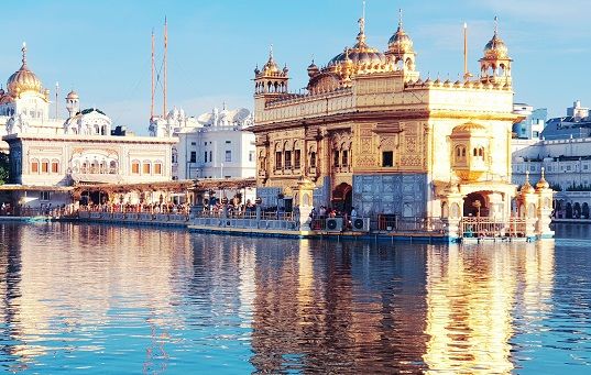 The historic city of Amritsar(India), home of the majestic Golden Temple, depicts the heroic essence of the Punjab. Tourist places in Amritsar begin with the prayers of the spiritual Gurudwaras. The original name of the ancient lake first, then of the

visitingmiles.com/9-popular-tour…