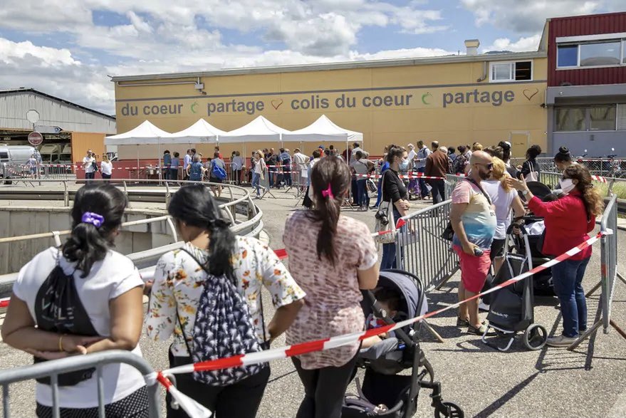 KulikovUNIATF's tweet photo. The #COVID19 has widened economic and health disparities in Switzerland. Low-income households in Switzerland have been particularly hard hit by the #coronavirus crisis, while those on high incomes are still managing relatively well. https://t.co/uJBZmGnNMc https://t.co/0iR8yFeIvi