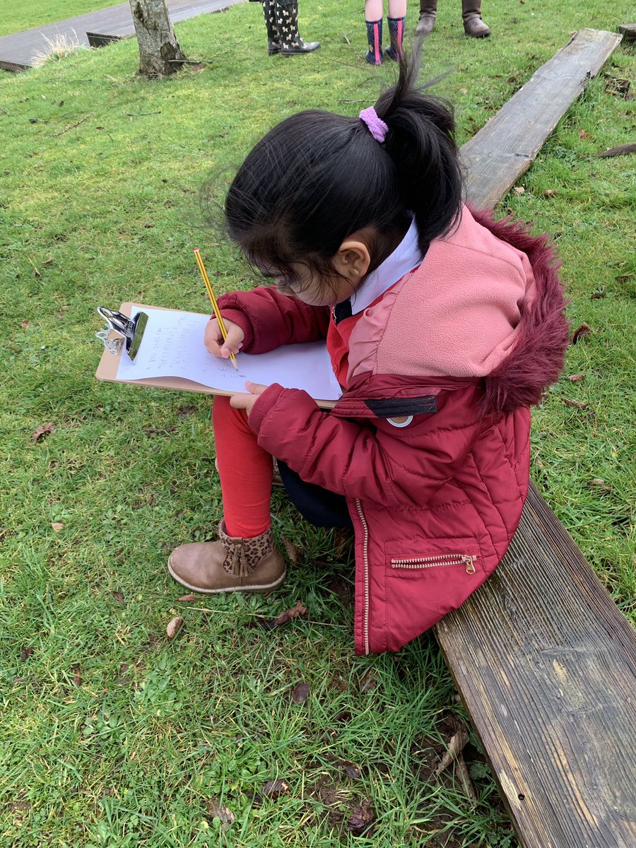oldgupsyr2's tweet photo. This morning 2GT explored the school grounds as inspiration for writing descriptions ! #outdoorlearning #GUPSLit @EAS_FoundationP @GlanUskPS https://t.co/JVPJD3pxJ3