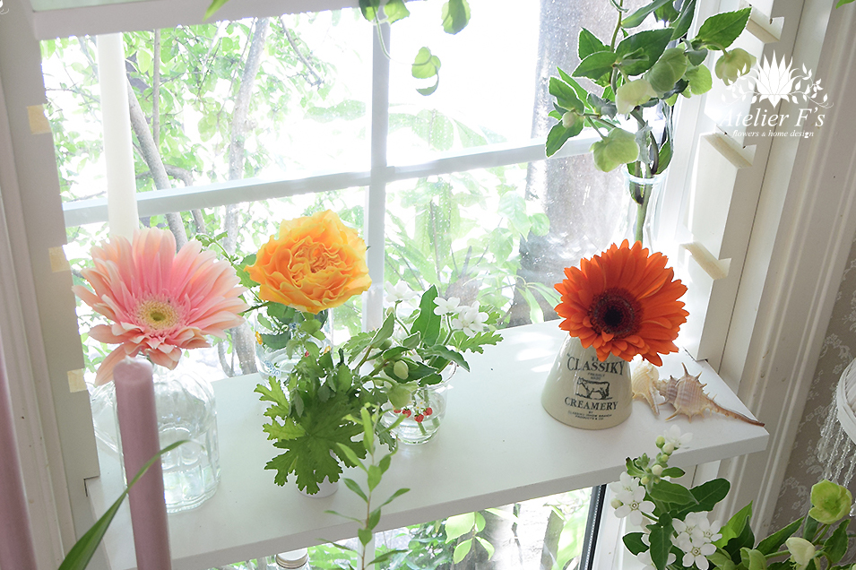 花のある心地いい暮らし 谷川文江 Tanigawafumie ガーベラ好きさんへ 簡単にできるガーベラ の切り花を長持ちさせる5つのポイントと飾り方のコツ フラワーアレンジメントの基礎 T Co 9uzhow7mcj T Co gfptybtj Twitter