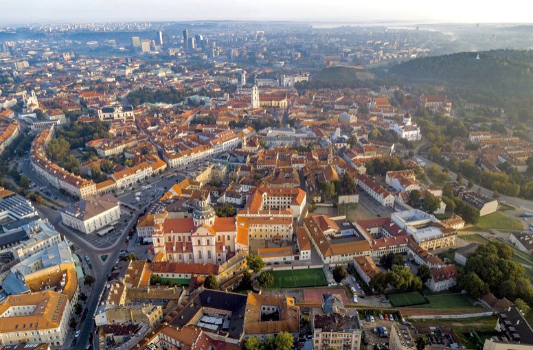 часы обои ватикане. вильнюс часы. вильнюс часовая башня. музей часов вильнюс. бьют часы на старой башне (1979) елена шуенкова.