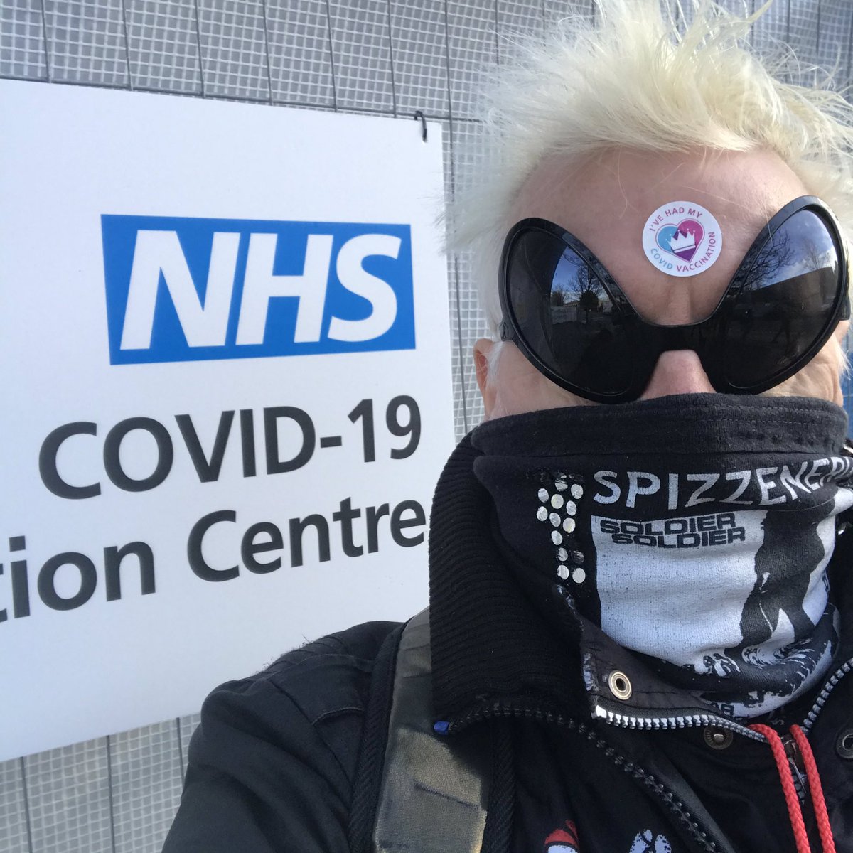 spizzenergi's tweet image. @mrjamesob @LBC wear them on yer forehead  #SpizzFM today 4:30pm on #resonance 104.4fm in London &amp;amp; ResonanceFM.com Spizz archives Vaccines, Dentist and is #Spizz the new #JohnPeel with 4 #newbandspots?