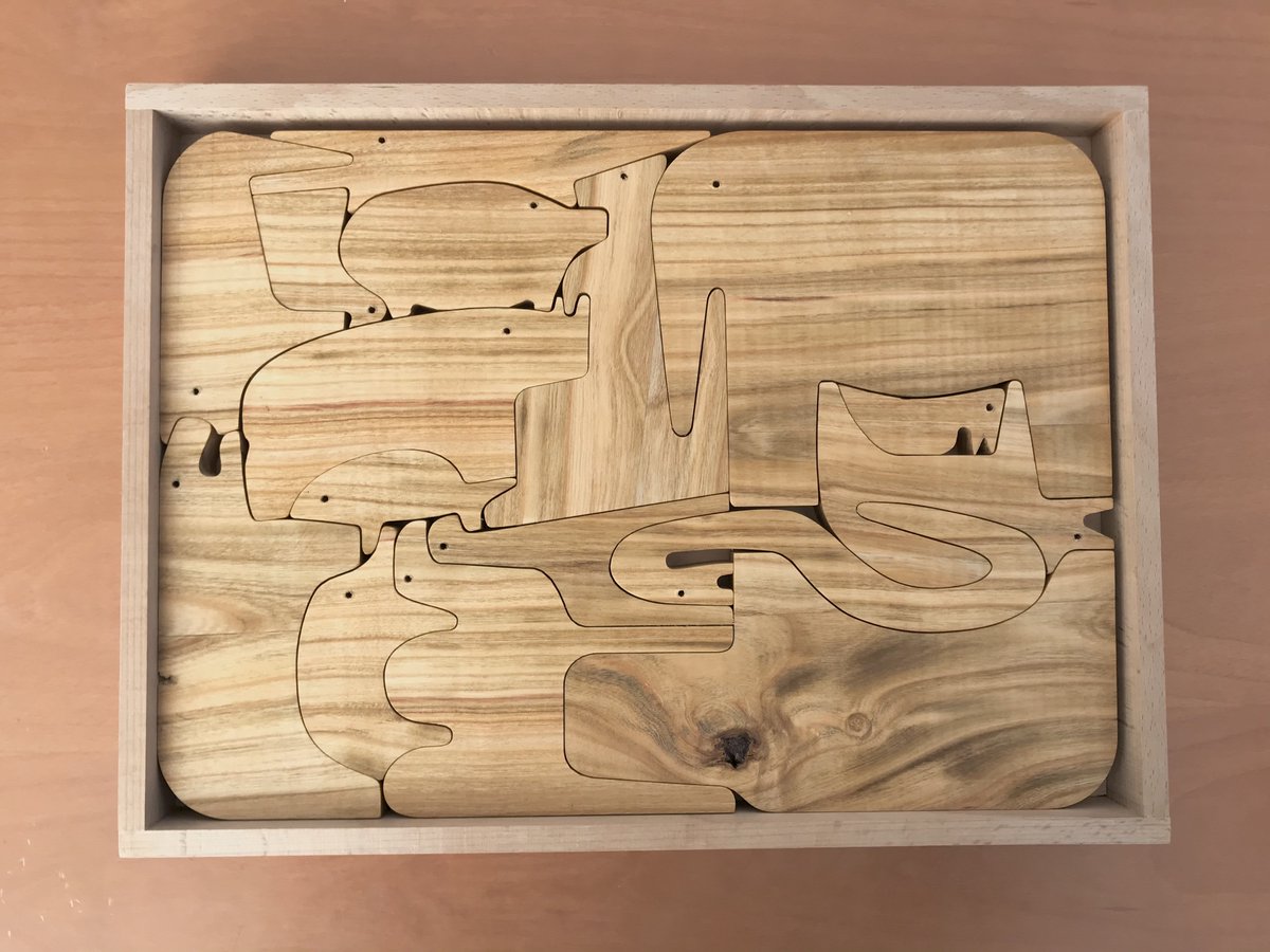 FabLab_Bern's tweet image. Schön ist es geworden, das Puzzle aus Kirschbaumholz, welches Loïc Domeniconi für seinen Sohn gefräst hat. 🙂