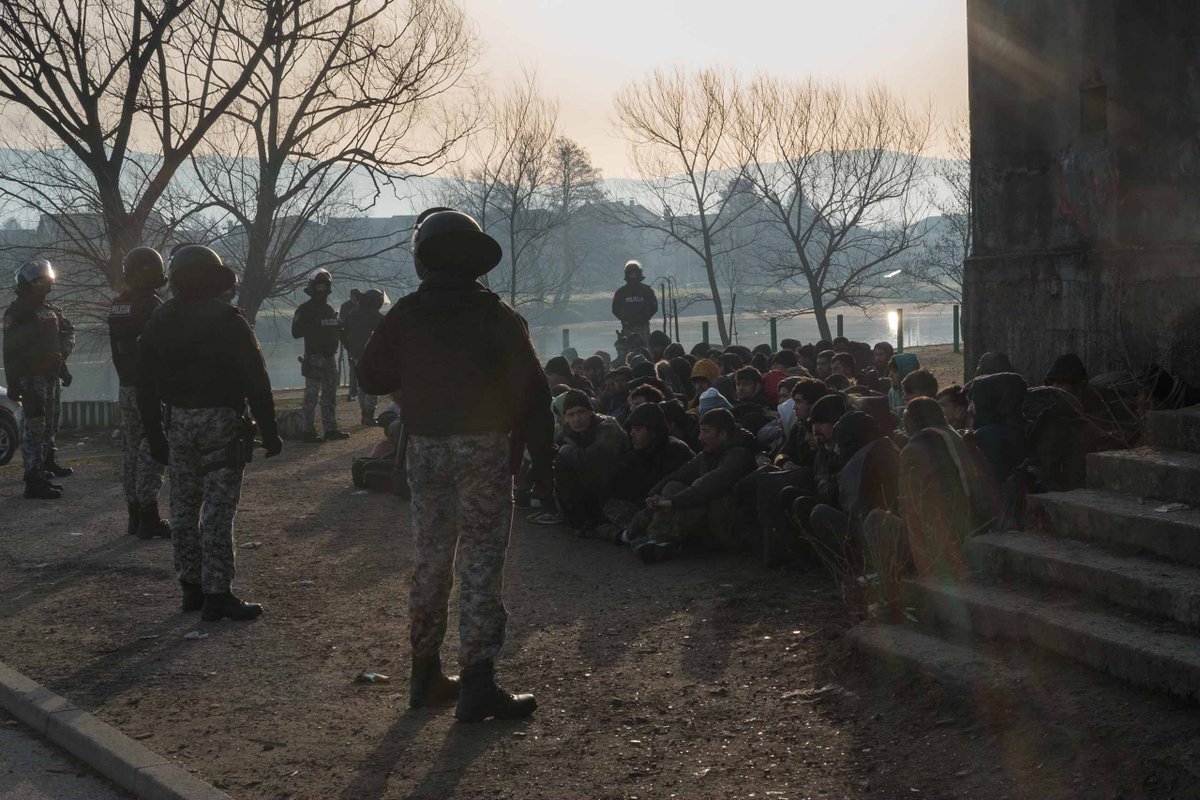 This morning at 06:30am Bosnian police units evicted the 2 biggest informal settlements in #Bihac, Bosnia and Herzegovina. The two buildings gave shelter to around 400 #refugees and migrants from #Afghanistan and #Pakistan, who could also not find shelter in the camp of #Lipa.