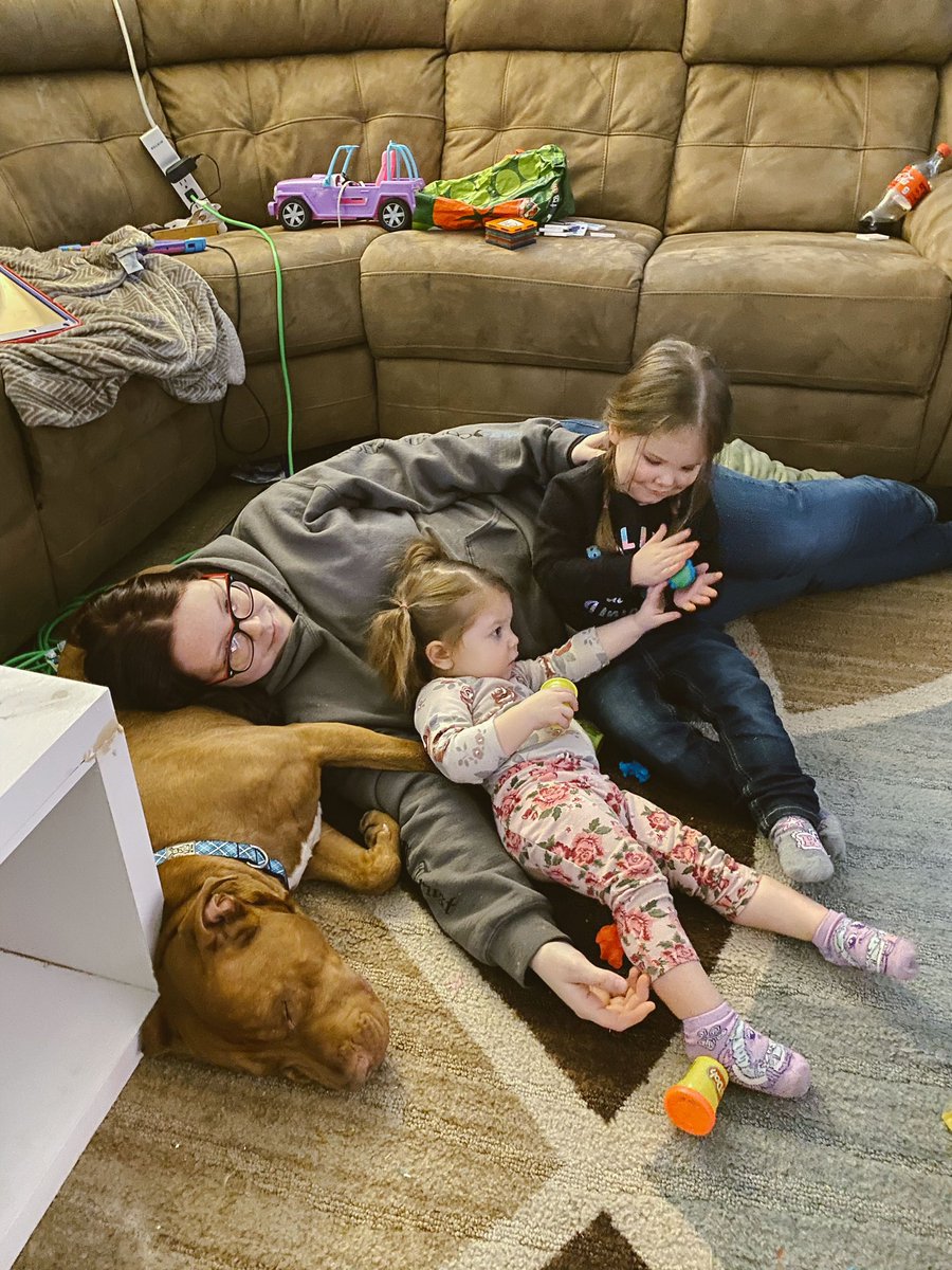 ThwackoJr's tweet photo. Since I can’t send these to my dad, I figured I’d post them here so all his friends could have a little update on the family. 💕 https://t.co/2bb9c1ep91