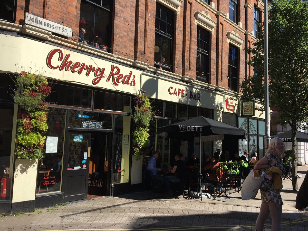 ilovecherryreds's tweet photo. We are now taking bookings for our outdoor tables from 14th April 🤞☀️🍻

Trying to arrange more area on the street for outdoor seating to hopefully include our neighbours like @BoneHeadBham and @BrewDogBirm  

@BrumLeader @RetailBID we all need your help! https://t.co/2wUmFup44d