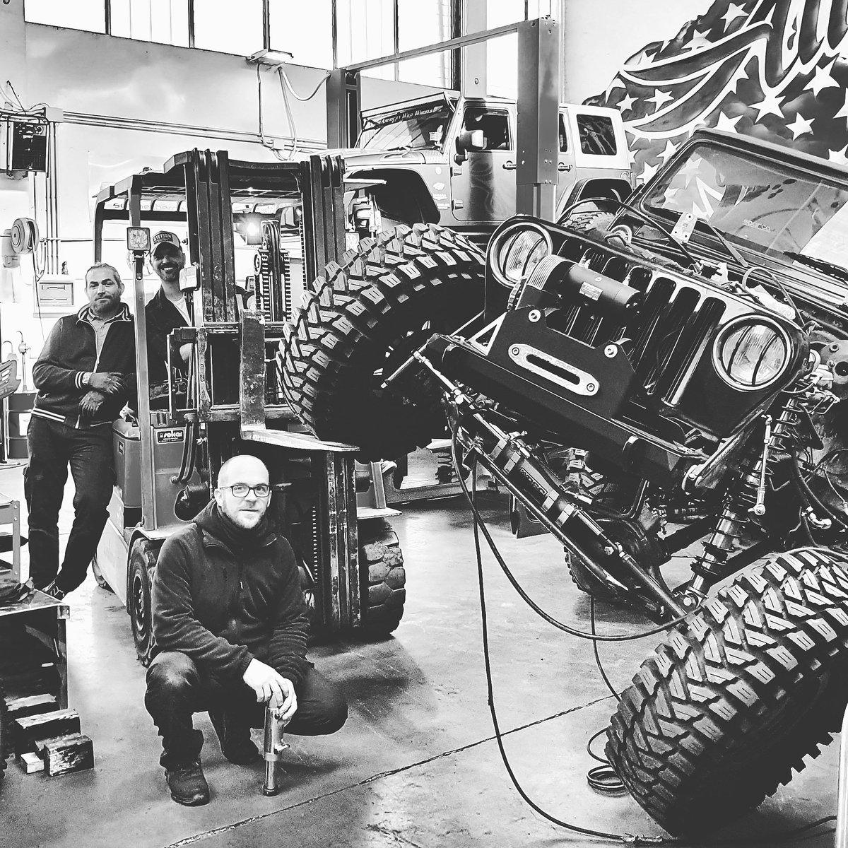 American Wild Wheels Headquarter 🇮🇹

Crea con il cuore.. Costruisci con la mente..

Un piccolo momento da ricordare nella creazione di questo Tj... La "New Born"... Diversa da tutte. Lei.