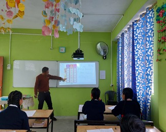 NITIAayog's tweet photo. With features like Smart Wall solution &amp; Classroom Capture, there is an increased interest for various subjects among the children for Virtual Classroom sessions.

This has enabled to ensure greater learning in the classes &amp; is helping to improve the learning outcomes. 🧵 https://t.co/6O9wVPZe8z