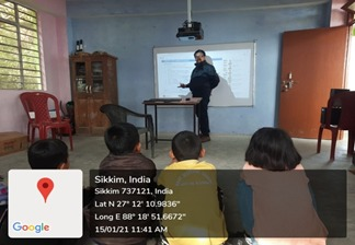 NITIAayog's tweet photo. In contrast to the traditional learning method, where students had to listen to a long lecture delivered by the teacher, Smart Classes have offered interesting &amp; interactive ways to present the lesson to the students. #DigitalIndia https://t.co/lN442EyibA