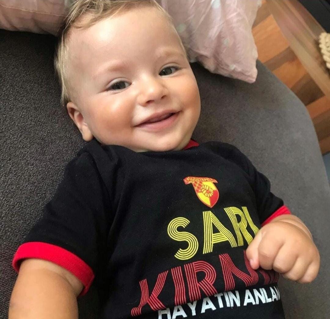 Güzeller güzeli Rüzgar'ımıza da maalesef SMA teşhisi konuldu ve Göztepe taraftarı olan ailesi bizlerin desteğini bekliyor.

Maddi ve manevi olarak Rüzgar bebeğin ve ailesinin yanında olalım. Göztepe varsa umut vardır, Rüzgar bebeğin umudu olalım!

<a href="/RuzgarSma/">Rüzgar Uysalol Sma</a>

#Göztepe #GözGözTv