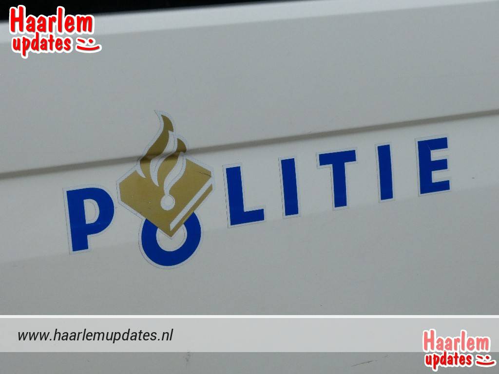 Op dinsdagmorgen heeft de politie twee personen, een 18-jarige man uit Veenendaal en een vermoedelijk iets jonger meisje waarvan de identiteit (nog) niet bekend is, aangehouden... #Haarlem #politie #aanhouding #inbraak #verdachten ..
