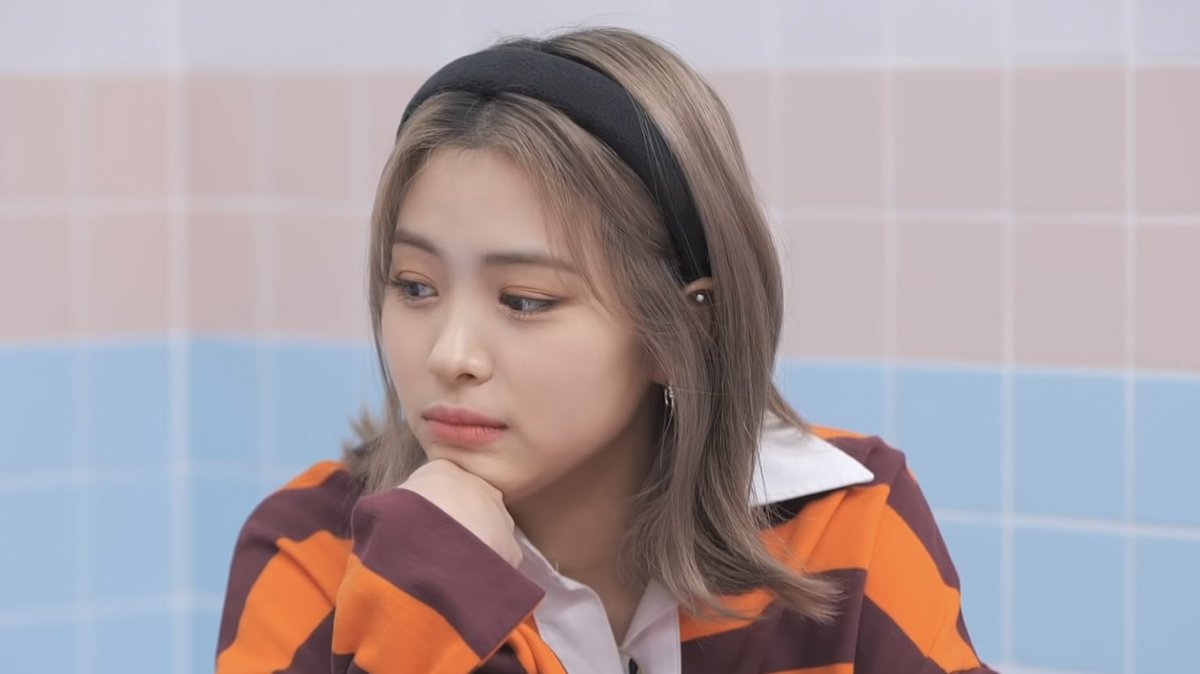 らみぃー 超低浮上 2tzyの時のリュジンちゃんのこの格好好き